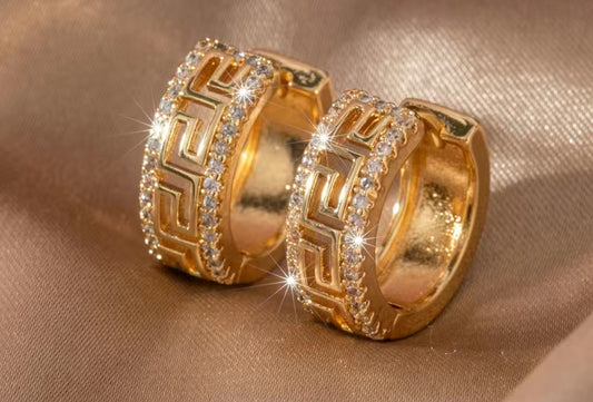 Luxxe Tiny Hoops
