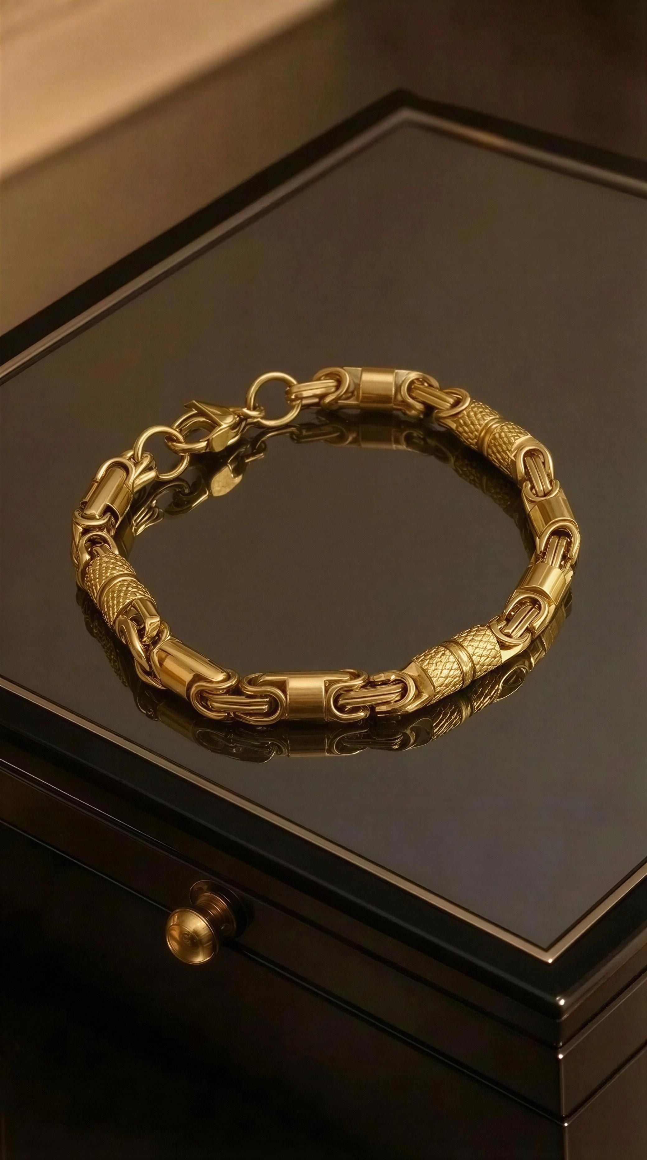 Crown Link Chain bracelet